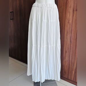 White Elegance Broomstick Skirt Flowy Size Large